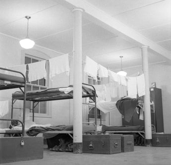 Vtg 1954 Military Air-force Dorm Room (Bunk Beds) Photo #1452
