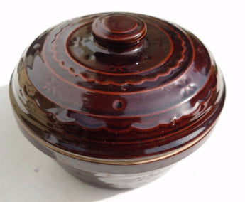 Vintage MarCrest 3 Quart Oven Proof Baking Casserole W/ Lid Daisy Dot Stoneware