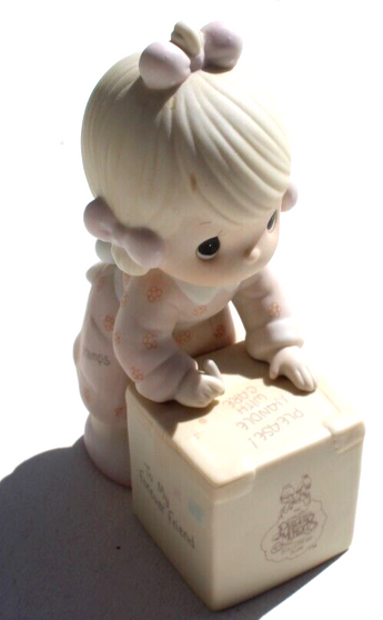 VTG 1987 Precious Moments Figurine Sharing Is Universal Enesco Collectors Club