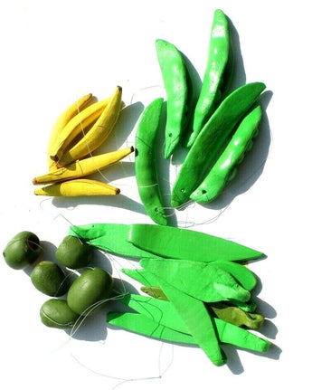 Vtg 1960s Handmade Lot Vegetable Necklace Pendants (Olives Green Beans Bananas)