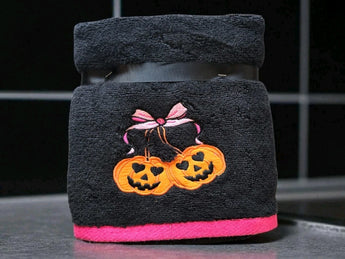 2 Betsey Johnson Orange Halloween Pumpkin Hand Towels 16x26 Cotton Embroidered