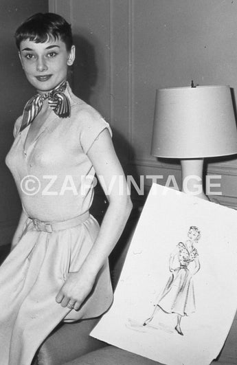Vtg RARE Black & White Portrait of Audrey Hepburn (Edith Head) Sketch Photo #517