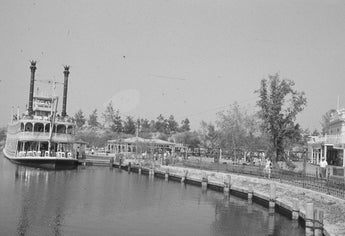 Vtg 1950's Black & White Disneyland (Disneylandia) Ferry Boat Ride Photo #934