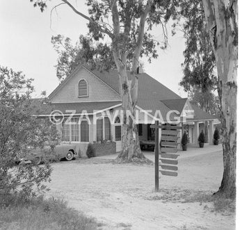 Vintage 1950's Front Entrance Main Lobby Of A Hotel (Office) Photo #1631