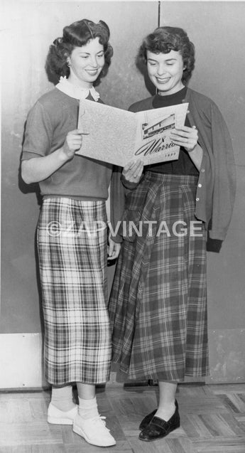Vintage 1952 Warrior Camino College 2 Girls Look At The Yearbook Photo #2741