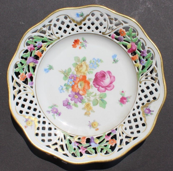 Vintage Antique Schuman Bavaria Dresden Line Bouquet Flower China Plate 7 1/2"