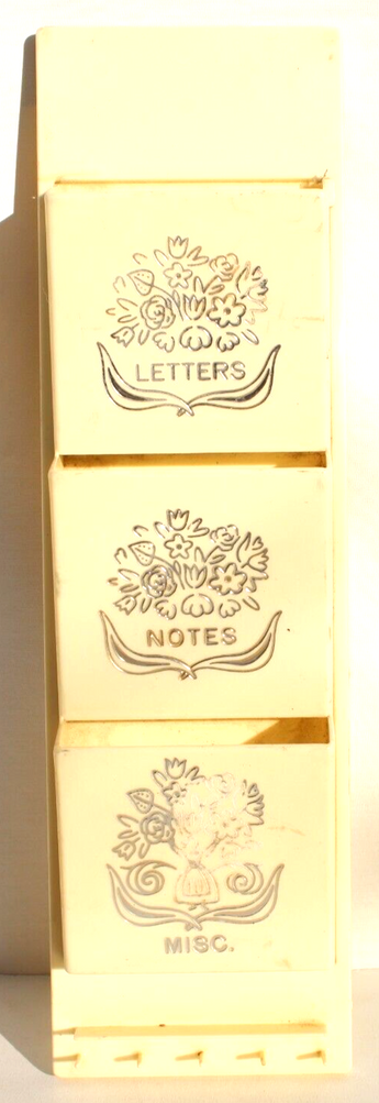 VTG Fesco 6221 Letters Notes Misc. Key Holder Beige + Silver Wall Hanging MCM