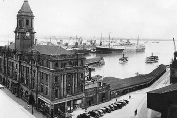 Vtg 1920's B&W Photo - Ferry Building & Shipping Auckland N.Z. New Zealand #828