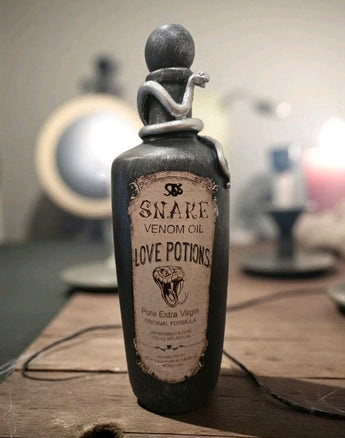 New Resin Poison Snake Venom Oil Love Potions Props Bottle Halloween Room Decor