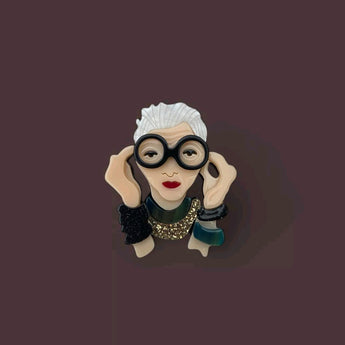 New 3D Acrylic Iris Apfel Brooch Pin Women Figure Brooches Fashion Accessory