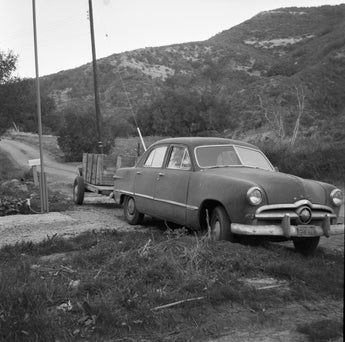 Vtg 1950s Ford Custom Deluxe Classic Car Pulling Trailer California Photo #1209