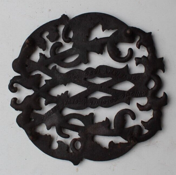 Vtg 1950s Ornate Colonial Williamsburg W Cypher Trivet C10-14 Case Iron Kitchen