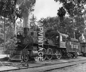 Vtg 1940 -1950 B&W Photo - Railroad Train 705 N. De M. (Steam Engine) #1869