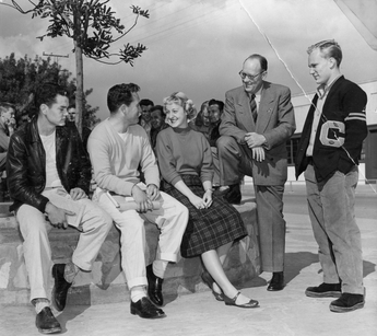 Vtg B&W 1950s (Compton / USC) Talking With Professor Teacher Photo #450