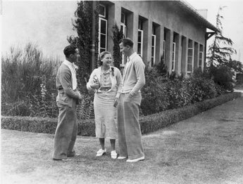 Vtg B&W 1920's - 1930's BETA PHI Frat Photo (Girls & Boys) Group Conversation