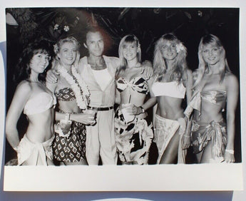 Vtg 1989 Michael Nader "Dynasty" and The Hawaiian Tropic Girls Photo