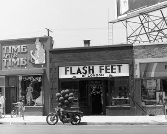 Vtg 1980's California Black & White MELROSE AVE Retail Stores FLASH FEET Photo