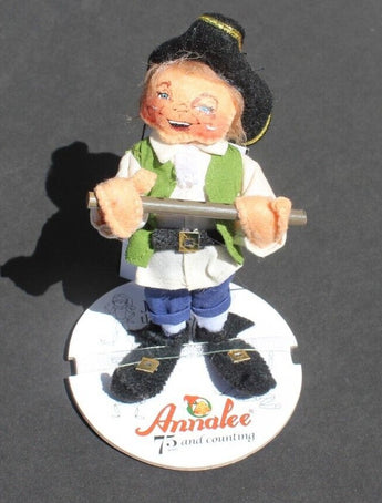 New Annalee 5" Pilgrim Colonial Flute Doll Boy Statue Independence Day