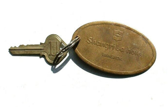 RARE Vtg Brass Shangri-La Hotel Bangkok Motel ROOM KEY / CHAIN Room #1811