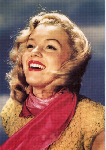 Vintage 1940s Sexy Marilyn Monroe Posing Smiling In Wind Photo #3031