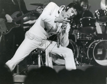 Vtg Black & White Portrait of ELVIS PRESLEY In Concert Live On stage Photo #164