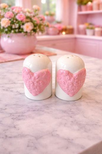 New Pink & White Heart Valentines Day Salt & Pepper Shakers Party Dinning Set