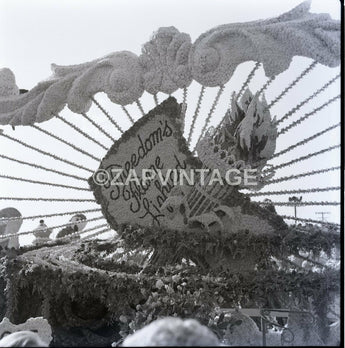 Vtg 1965 South Pasadena California CA Rose Parade Freedom Flame Float Photo 2330