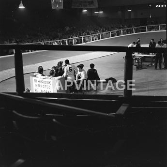 Vtg 1956 Los Angeles Braves Girls / Boys Roller Derby Game Photo #1638