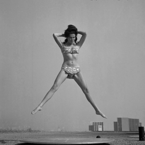 Vtg 1950 Tara Winter Brunette Bikini Risque Sexy Model Bunny Yeager Photo #2550