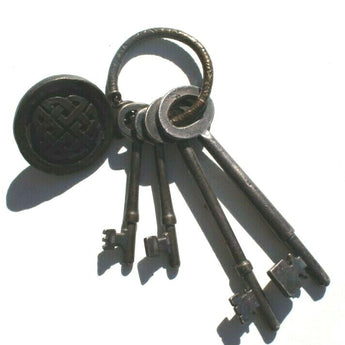 VTG Victorian Solid Metal Patina Finished Antique Style Castle Skeleton Key SET