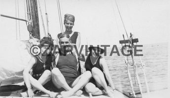 Vintage 1918 Family Aboard The Yankee Boat Private Sailboat Photo #1842