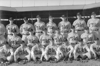 Vintage 1940s - 1950s Vets Mens Baseball / Softball Team Creepy Photo #3013
