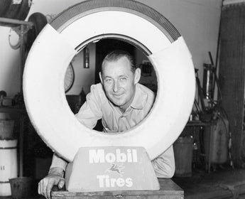 Vtg Black & White 1940s - 1950s (Mobil Tires) Tire Repair Shop Photo #1206