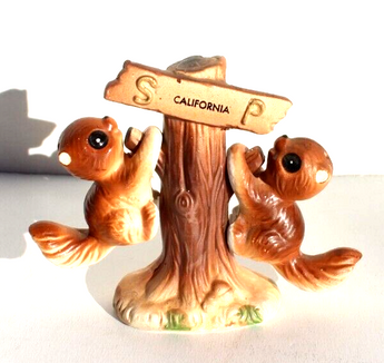 VTG California Salt And Pepper Slat N Pepper Shakers Squirrels Hanging From Tree