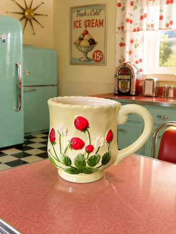 New Ceramic Yellow Retro Strawberry Cottage Flowers Coffee Tea Mug