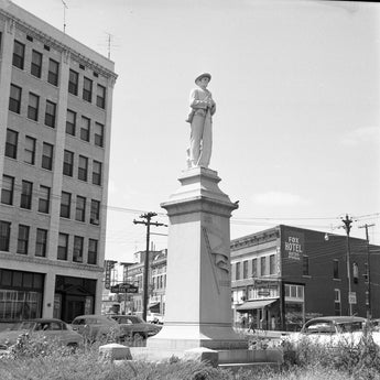 Vtg 1950s Fort Smith Confederate Solider Statue (State Unknown) Cars Photo #1165