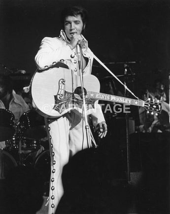 Vtg RARE B&W Photo Portrait of ELVIS PRESLEY In Concert Live On stage #602