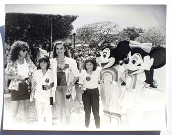 Vtg 1986 Ana Alicia "Falcon Crest & Her Niece Tamy Ortiz "Captian EO" Photo