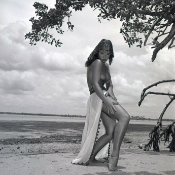 Vtg 1954 Betty Page Pin Dancing Risque Sexy Model Bunny Yeager Photo #2542
