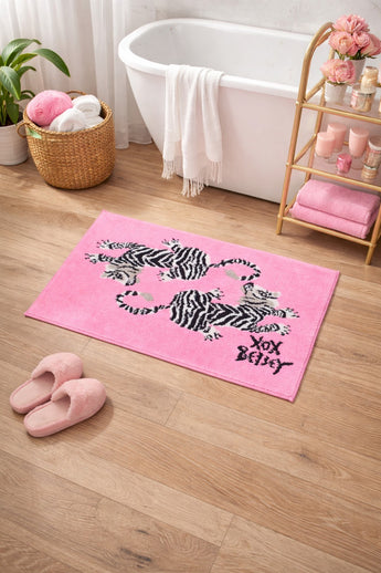 New Betsey Johnson Pink Black Cheetah Soft Bathroom Bath Mat Rug Rubber Back