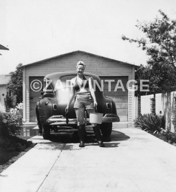 Vintage 1944 Girl In Bathing Suit Washing Collectors Car Pin UP Sexy Photo #739