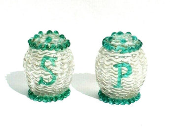 Vtg Retro Green / Clear Doll House Plastic Mini Salt & Pepper Shakers Set Decor
