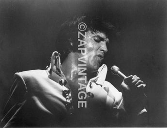 Vtg Black & White Photo Portrait of ELVIS PRESLEY In Concert Live On stage #597