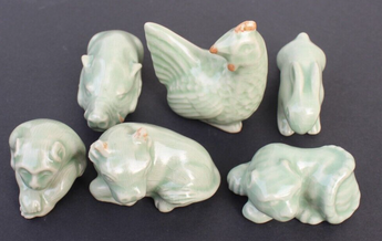 Vtg POTTERY Miniature LOT OF 6 Animals (Monkey RABBIT Bull) Figurine Figure