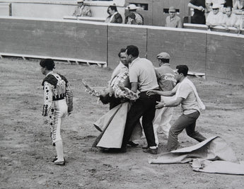 Vtg 1950's Black & White Unknown Bullfighting Matadore Death, Tijuana Photo