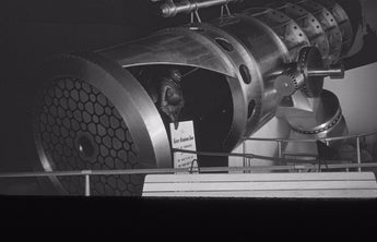 Vtg 1950's B&W Disneyland (Disneylandia) Kaiser Aluminum Telescope Photo #945