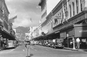 Vintage 1951 Down Town City Street (Oahu Hawaii) Black & White Photo #107