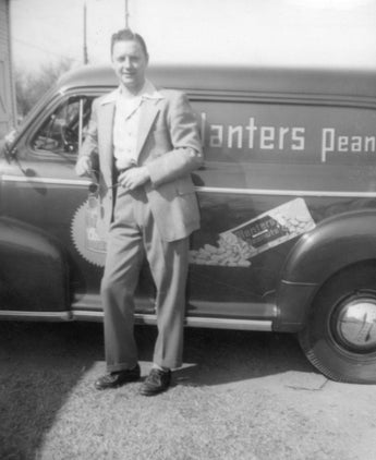 Vtg 1940s Black & White Planters Peanut Delivery Car & Employee Photo #805