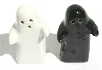Vintage Hugging Black & White Scary Halloween Ghost Salt Pepper Shaker Set