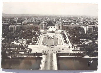 Vintage 1955 Black & White Le Palais De Chaillot Paris Photo Postcard